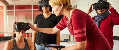 Maryville professor helping students use VR